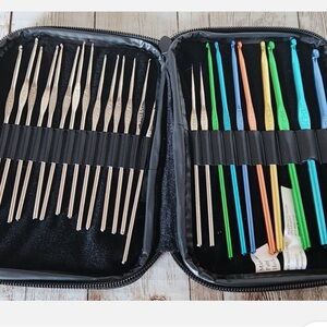 Colorful Crochet Hook Set with Case